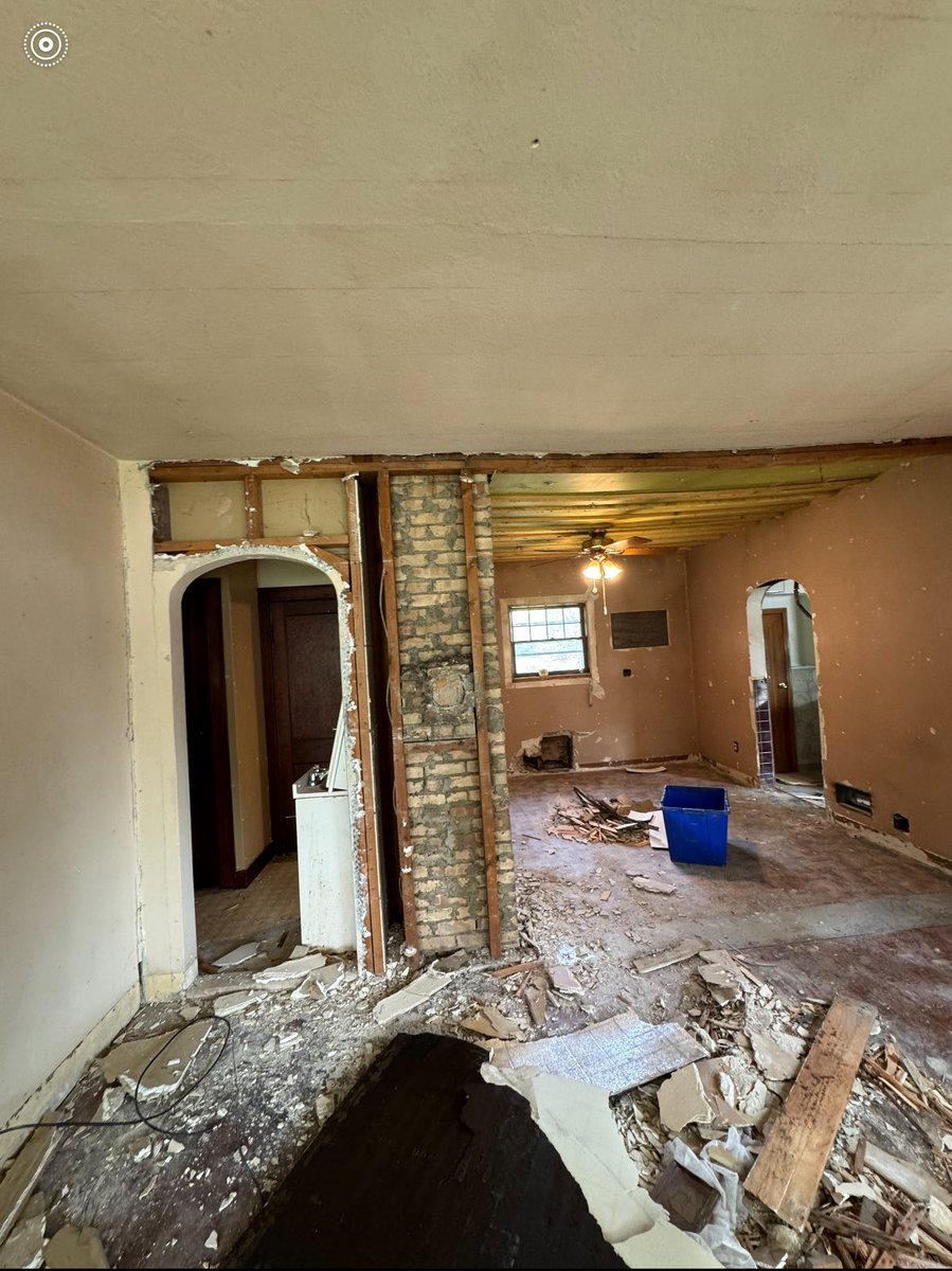 meetmikehiggins's tweet photo. We just hired a new subcontractor team.

Here is how we pay them.  

Typically contractors want 50% of the job up front. 

Most of the time that money goes towards materials, but we buy our own.  

So I negotiated 1/3 up front, 1/3 when rough in is done, and 1/3 after finish.  

It’s a win for everyone. 

Always split your payments as small as possible with contractors. 

ESPECIALLY when they’re new with you.  

It incentivizes speed and quality control for the job.
