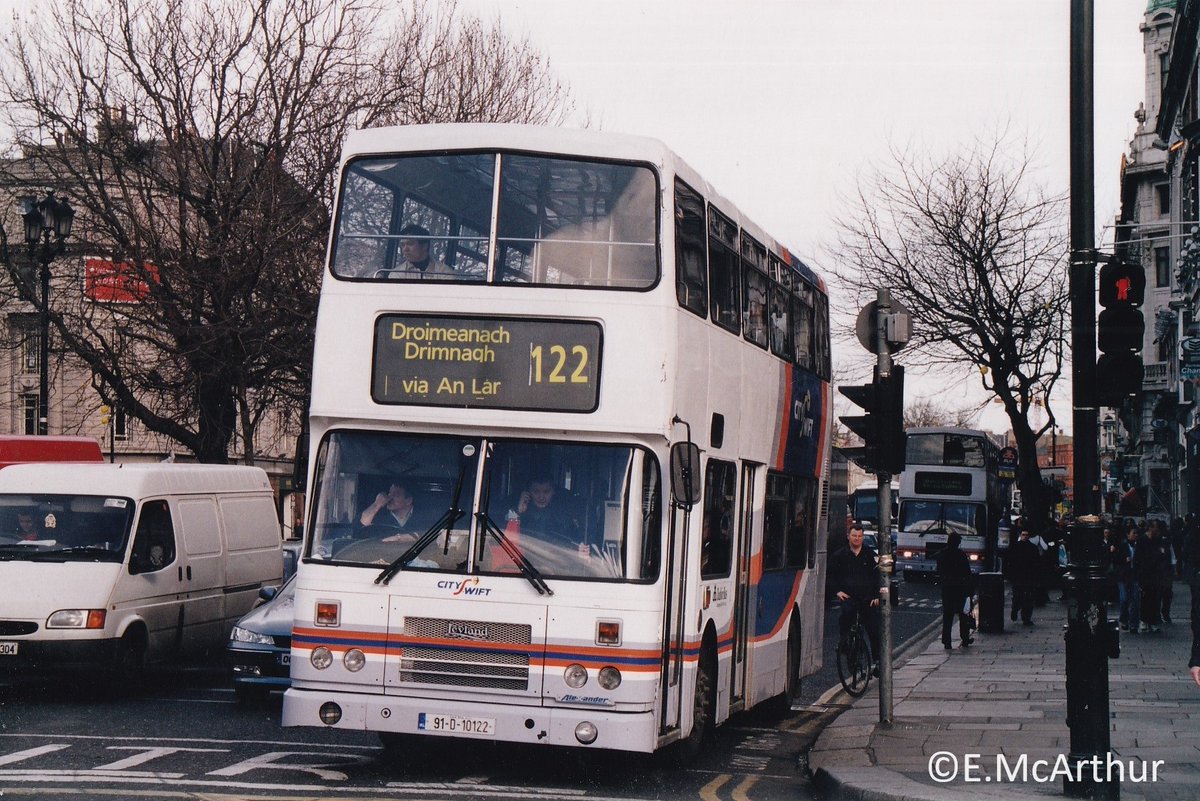 Phibsbroro's RH122 'Cityswift' is pictured heading for Drimnagh on a 122. 8th April 2002. #dublinbus #rh122 #dublin2002