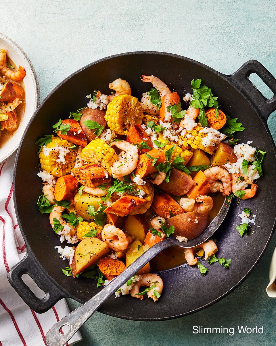 Get your taste buds tingling with this Cajun-spiced seafood boil – it's the ultimate comfort food with a healthy twist 🔥: ow.ly/2lq350RFvcU