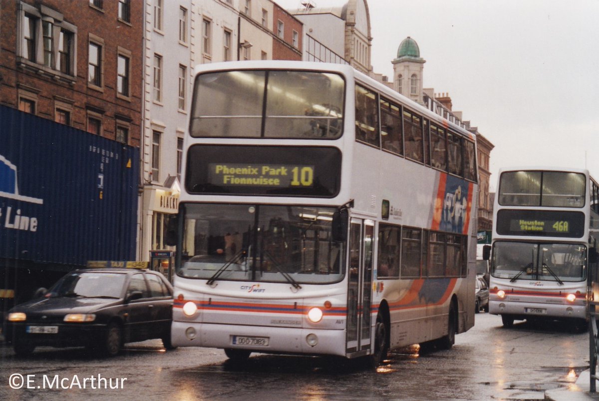 Phibsbroro's AV183 'Cityswift' is pictured on Westmoreland Street on a 10 to the Phoenix Park. 9th January 2002. #dublinbus #av183 #dublin2002