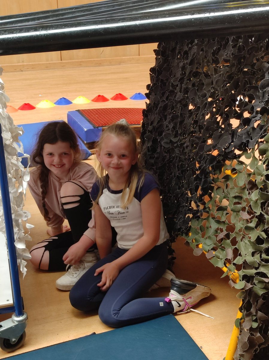 MiniExplorersPD's tweet image. Our #ServiceChildren group had so much fun den building, using the fantastic @CommandoJoes equipment box #forcesfamily #problemsolving #STEM #teamworkmakesthedreamwork ☺️ @PDCSPrimary @SSCECymru