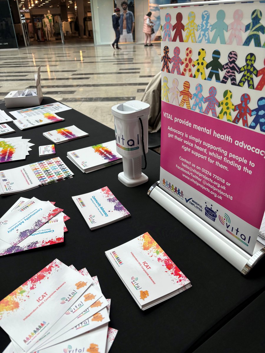 Thank you to all those who came to visit us @thebroadwaybrad, we hope we bought a little colour to your day. Thanks to Mandy and her team as always for looking after us #MentalHealthAwarenessWeek #MomentsForMovement #bradford