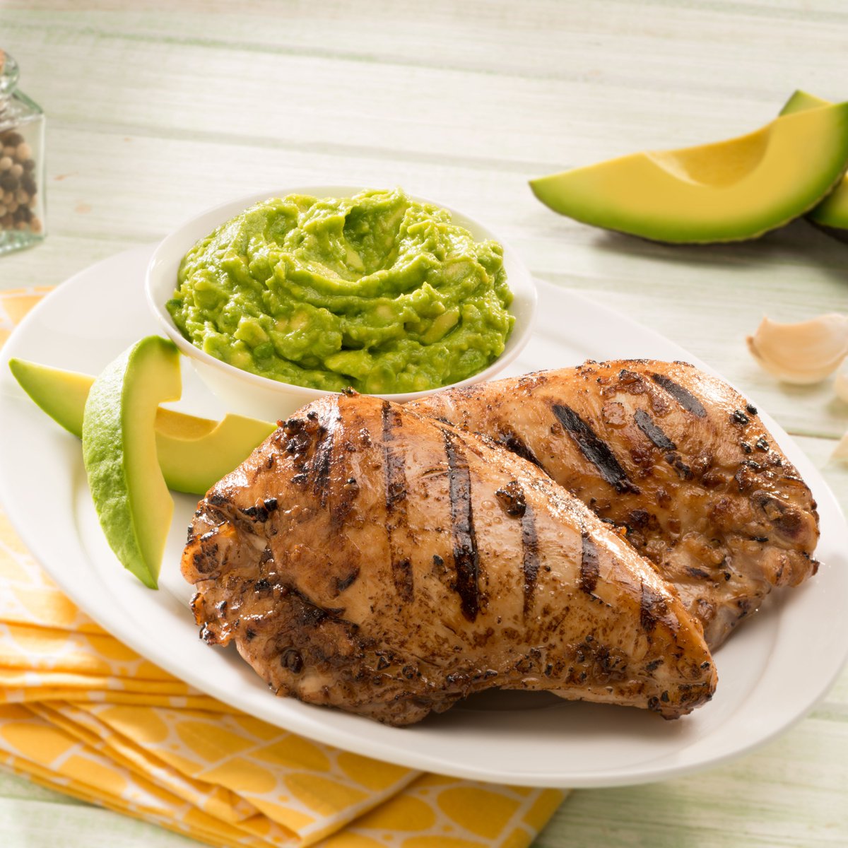 It’s grilling season 🤤 As always, Avocados From Mexico® has got your back with grilling recipes that are #AlwaysGood! Add this Grilled Chicken in Chile Serrano with Avocado Sauce to your summer chicken recipes – we promise it’s as good as it looks and sounds 😋 Recipe link
