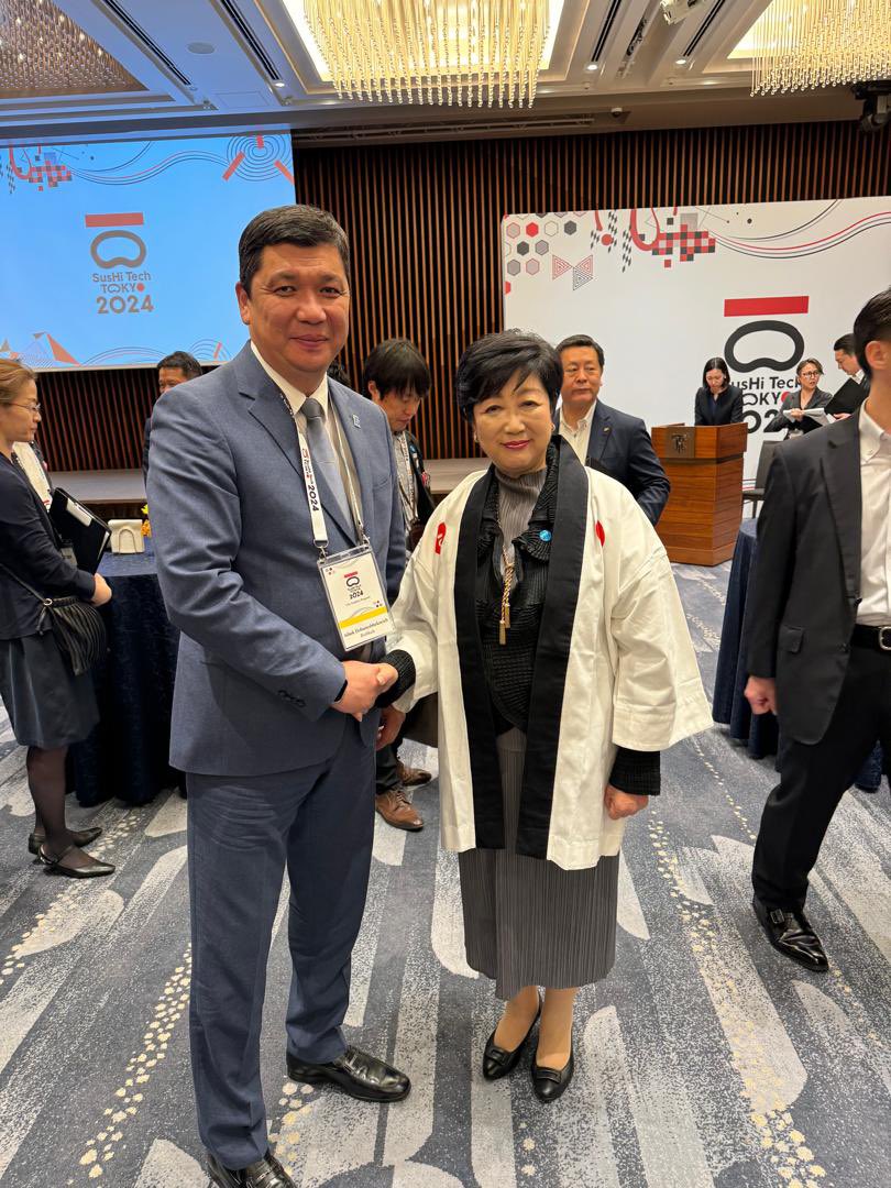 Mayor of Bishkek Aibek Dzhunushaliev and Governor of Tokyo Yuriko Koike