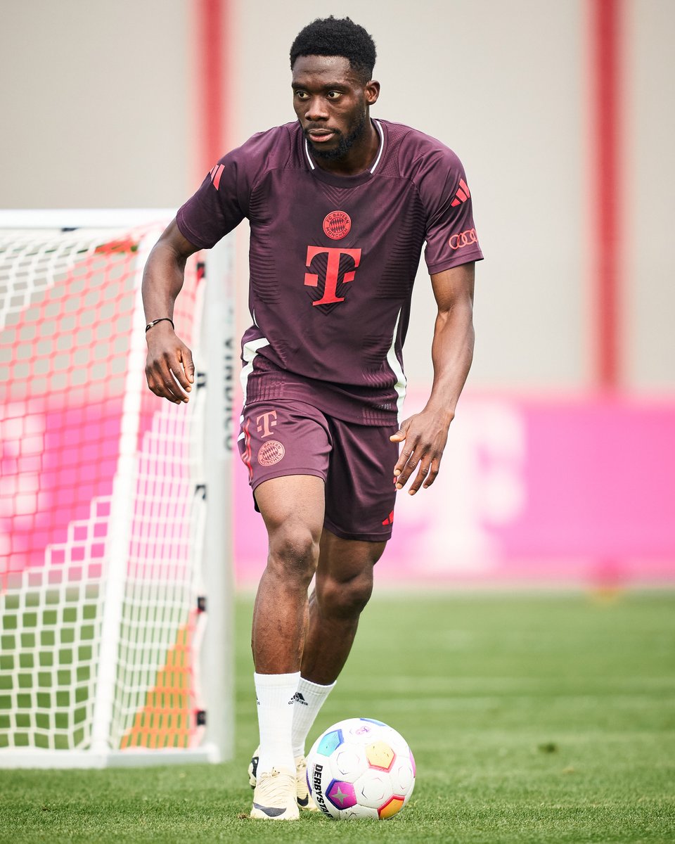 📸 Start of the preparation for Saturday's game against Hoffenheim [@FCBayern]