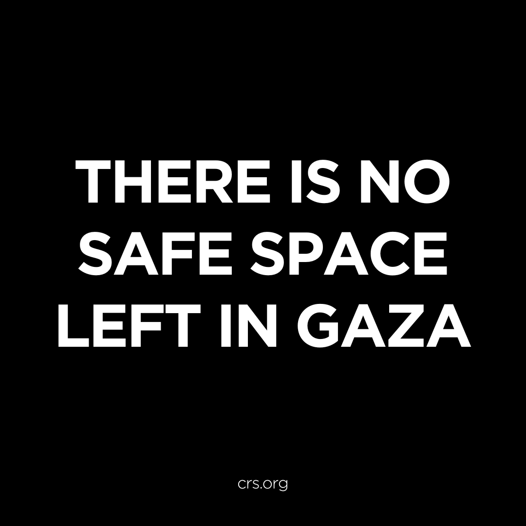 The Israeli military has ordered the immediate evacuation of several neighborhoods in #Rafah, pushing families to the edge of survival. All CRS Gazan staff have left the area, but our aid efforts are interrupted by limited access to supplies and fuel. We need the violence to end.