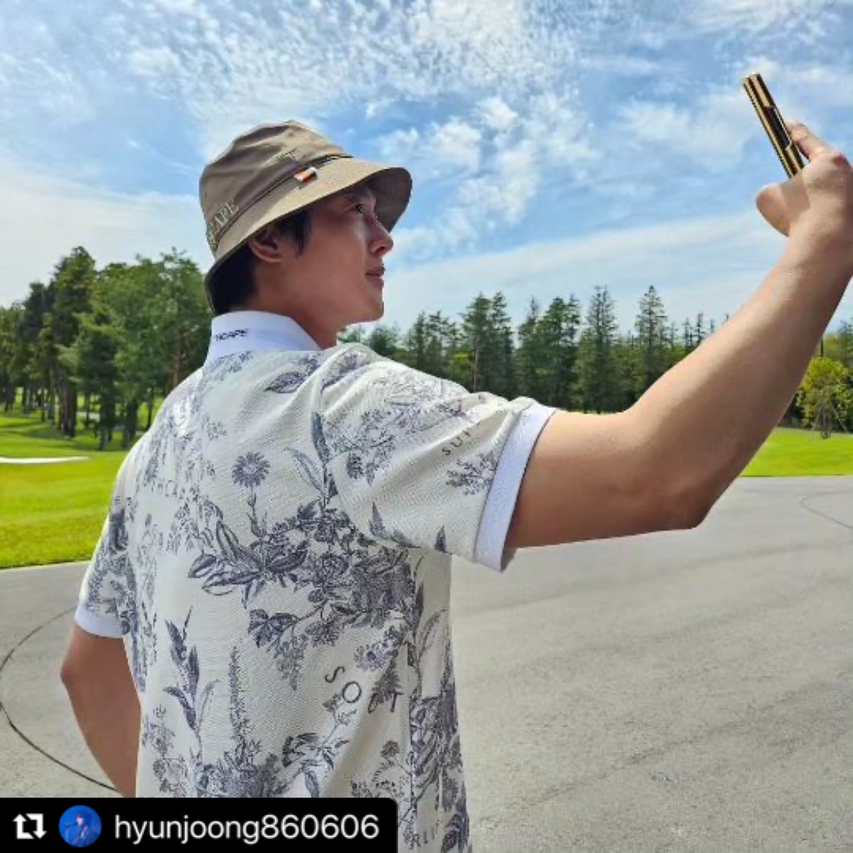 AlondraKhj's tweet photo. Un guapo golfista 🏌️ a la vista 🥰.
Buen día a todos 🙏☀️😉
@khj_heneciatwt https://t.co/4B2LjDqfST