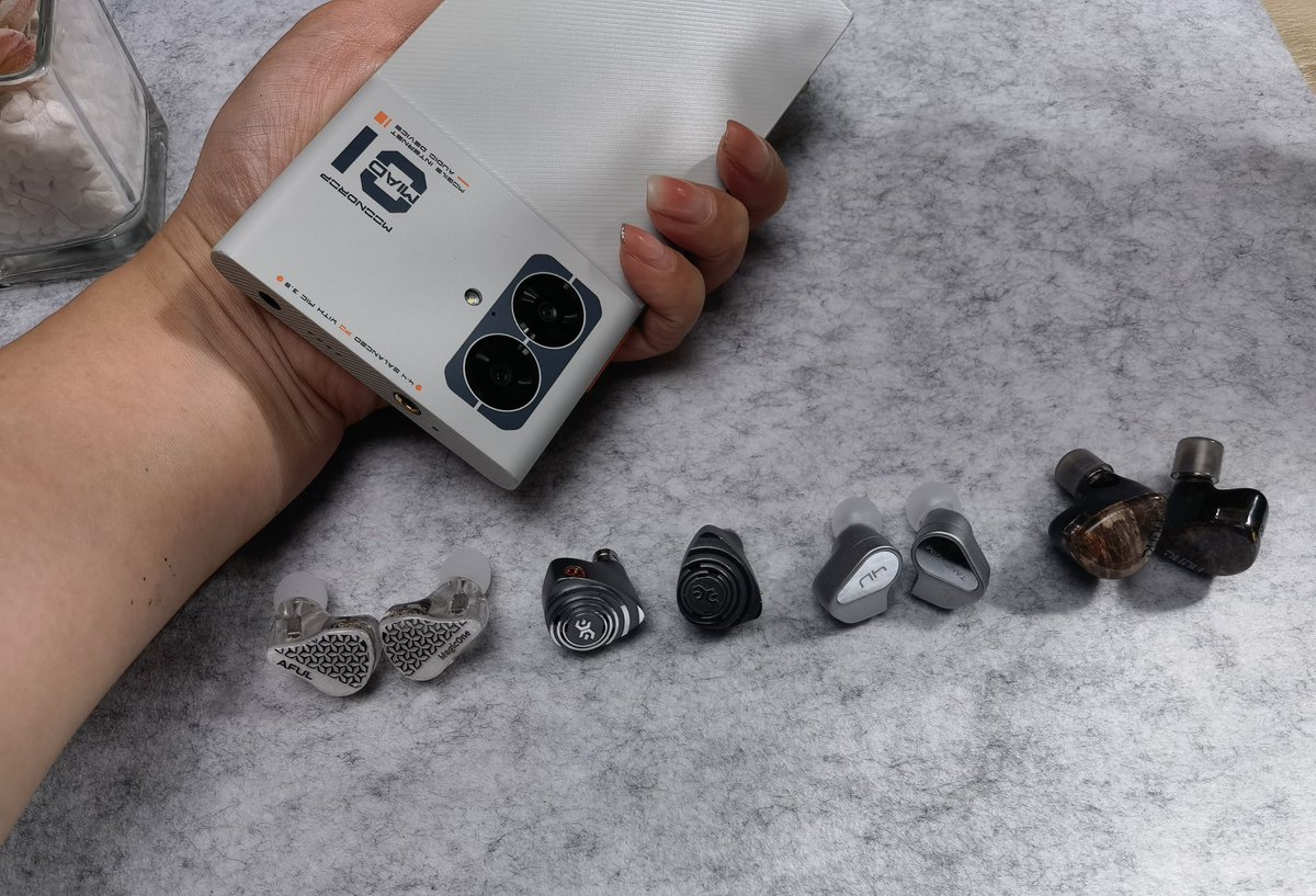 Recently, I've been contemplating which item from my collection would best complement my new phone. Which one do you think matches the best?  #phone #audiophiles