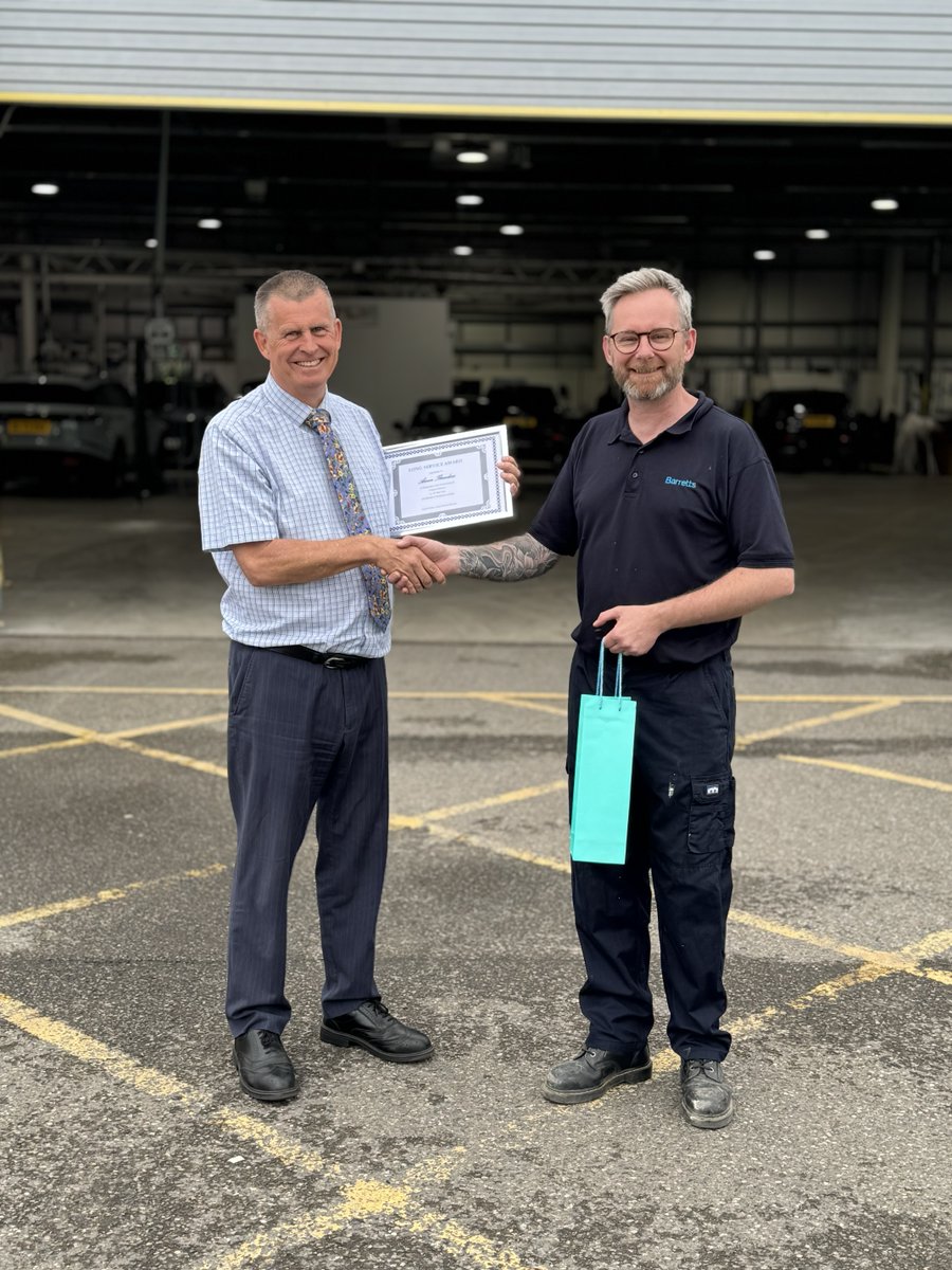 BarrettsKent's tweet photo. Congratulations to our Bodyshop Technician, Arran, on receiving his Long Service Award, presented by Bodyshop Manager, Darren.

Thank you for your contributions to the company over the years.

#BarrettsKent #PartOfTheFamily https://t.co/cgHvpz0rbO