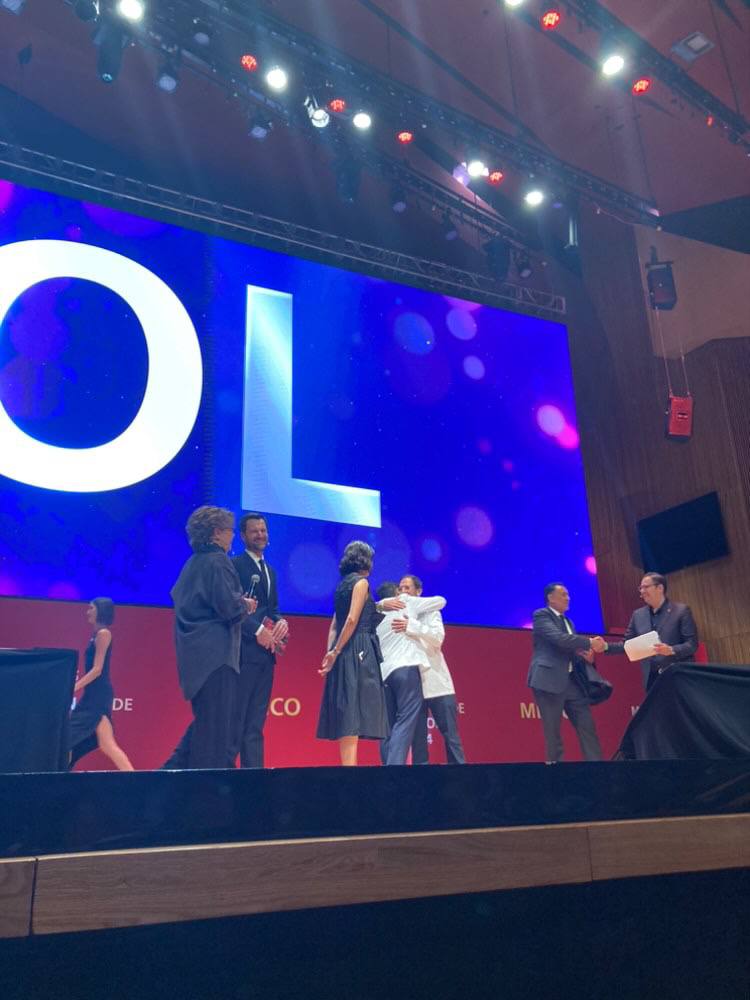 webcamsdemexico's tweet photo. ¡Felicidades a la gastronomía mexicana! 
Ayer, la Guía Michelin lanzó su selección en México en un evento en El Cantoral. Pujol y Quintonil en #CDMX destacaron con Dos Estrellas Michelin, mientras que otros 16 restaurantes recibieron Una Estrella, mostrando la riqueza de nuestra cocina.

#GuíaMichelinMéxico #EstrellasMichelin #CocinaMexicana #GastronomíaMexicana