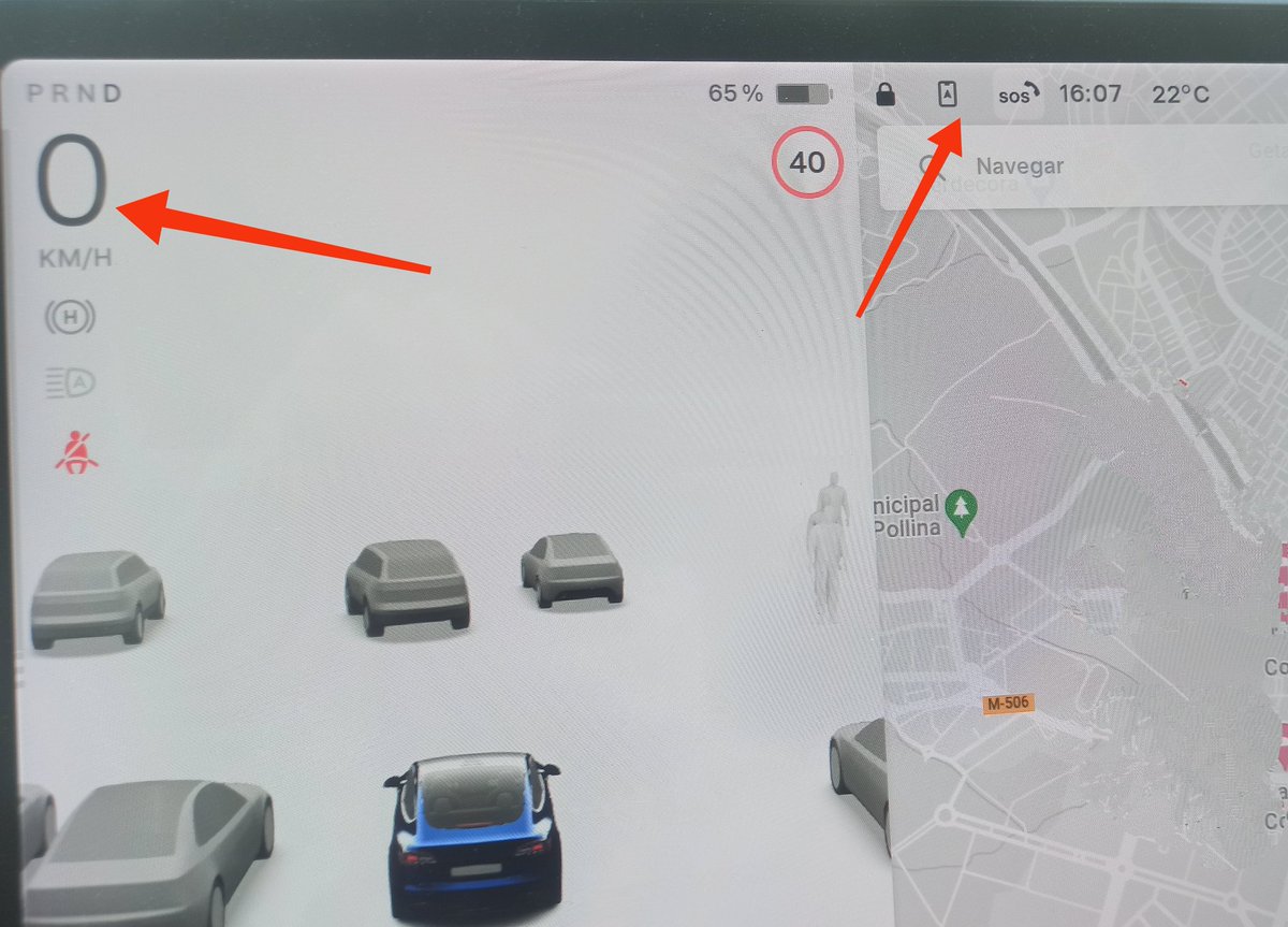 Hectorgd55's tweet photo. También cambia la ubicación del botón de emergencias y de conexión. Además me da la impresión que la indicación de velocidad es ahora más grande. https://t.co/3t93X6YZ2J
