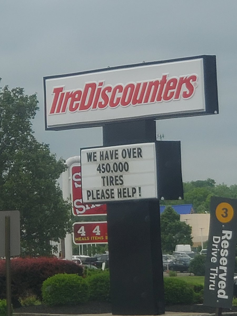 Hands down @TireDiscounters wins again with their sign. 😆