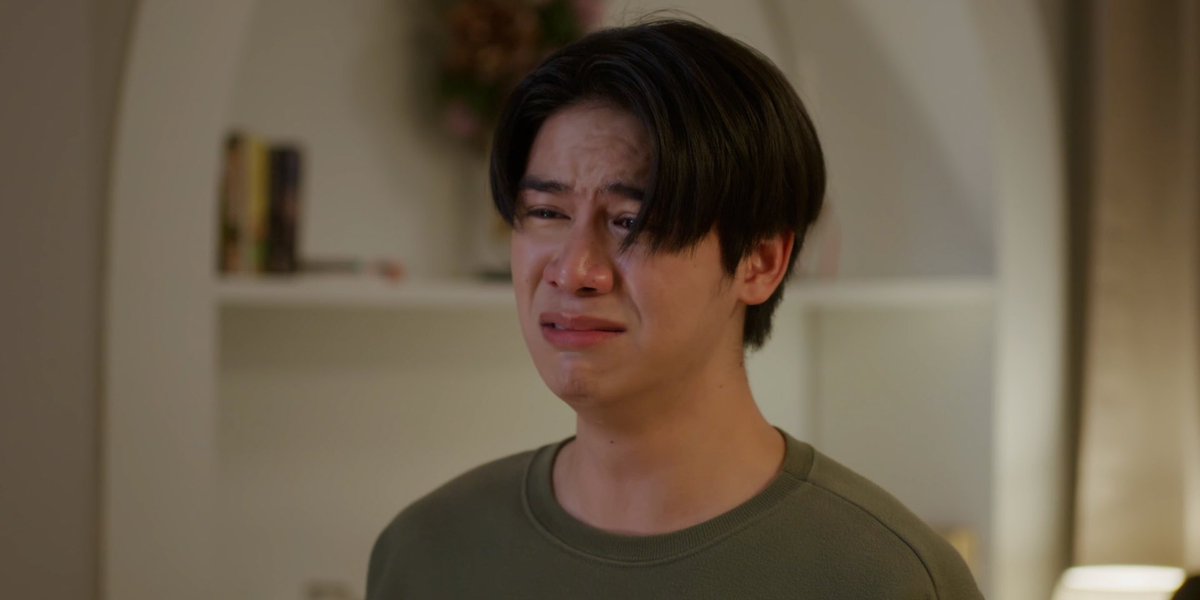 พี่คิวแม่งใจร้าย
มาๆ เด๊ะเพ่กอดปลอบนู๋เอง น้องเต้ย #WeAreSeriesEP7