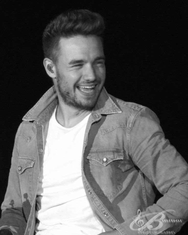 I miss you…..
Your eyes,
Your smile,
Your voice.
You are the one who made me smile again, believe in myself and fight.
I need you angel @LiamPayne !
🫂😭❤️‍🩹
