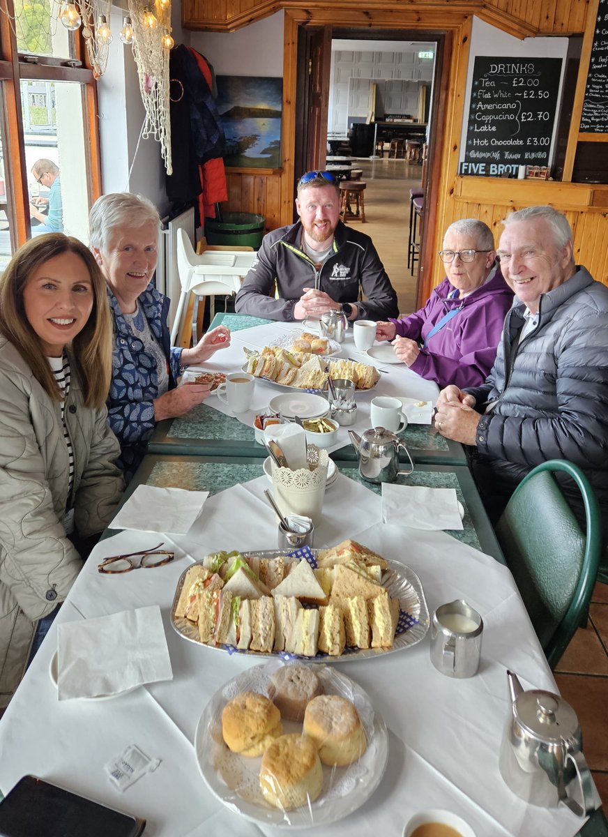 Antrim shared housing tenants recently took a trip to #RathlinIsland ⛵️
They were given a tour by guide Caoimhin, learned about the island's rich history and visited @RSPBNI Rathlin West Light Seabird Centre to see the island's puffins!
Supported by the #HousingForAll programme.