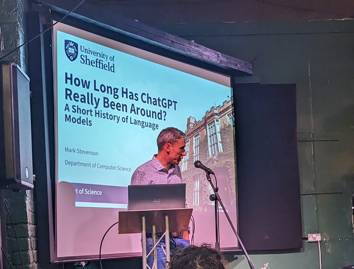 Thanks to everyone who came to @pintofscience last night to hear me talk about how LLMs work. Some great interaction from the audience. 
An added bonus was hearing @kritdw and Keith Worden @sheffielduni talk about their work.