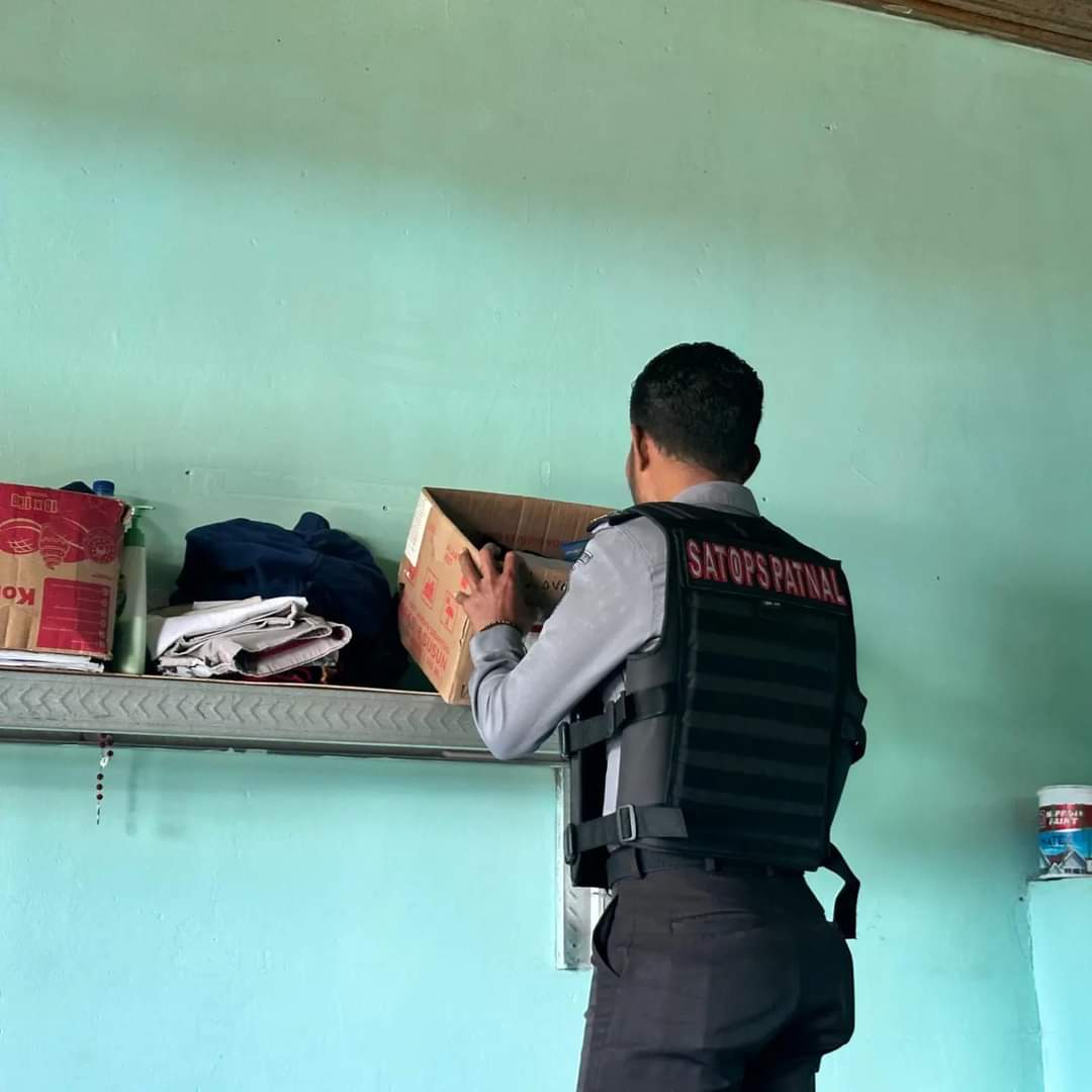 NttRutan's tweet photo. CEGAH BARANG LARANGAN, RUTAN BAJAWA GELAR PENGGELEDAHAN RUTIN

#KemenkumhamRI
#KemenkumhamNTT
#KumhamSemakinPASTI https://t.co/aFIBYqXb9Y