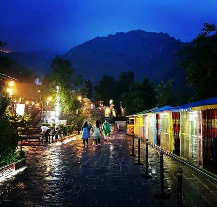 Good evening from Islamabad.
🌸💐