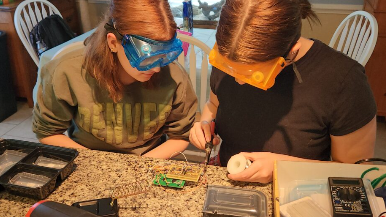 Exciting news for some of our young superstars! Lydia and Bethany Denton are finalists in the national Thomas Edison Pitch Contest! restorationnewsmedia.com/articles/wilso… 
These inventors are super impressive - and they use our #Robo3D printers to help make their ideas come to life!