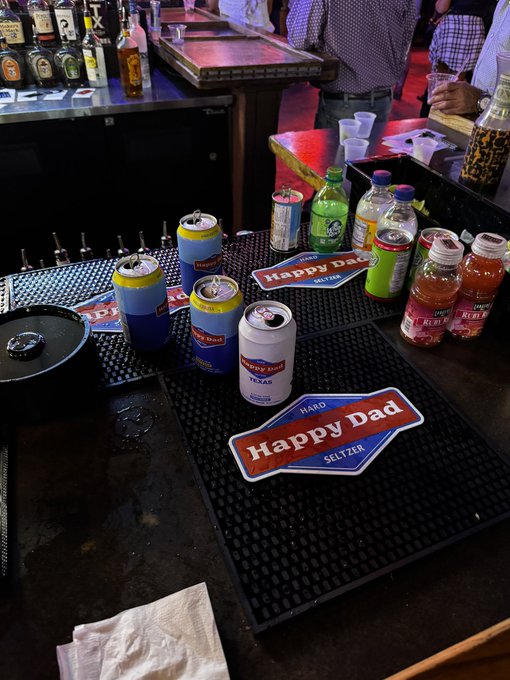 Awesome night at Billy Bob&rsquo;s. https://t.co/e7l9O2lCZ4