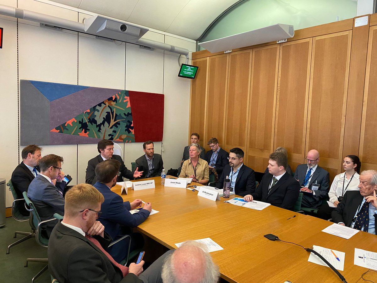 Today I Chaired the APPG for the Private Rented Sector's roundtable discussion, where we heard from @NRLAssociation, @The_CIEH and @JTenants about the challenges local authorities face carrying out their enforcement duties.