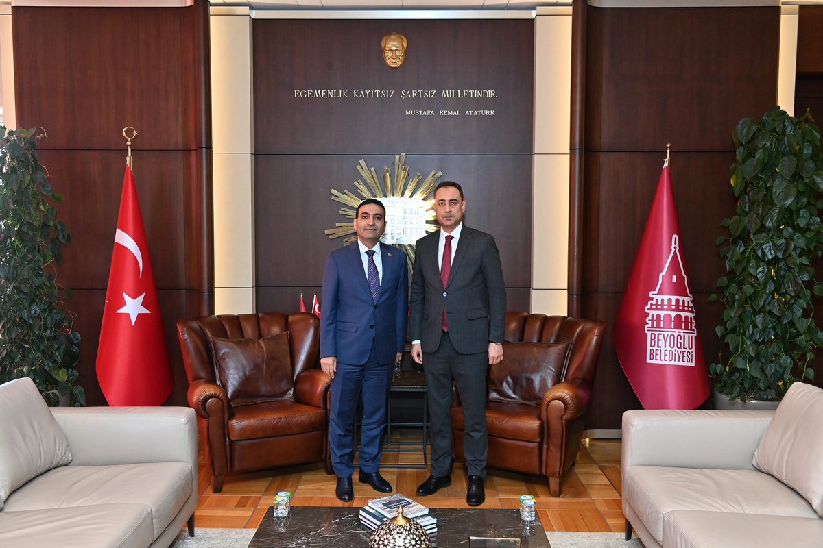 Beyoğlu İlçe Milli Eğitim Müdürü Hüseyin Bağcı hayırlı olsun ziyaretinde bulundu. Nazik ziyaretleri için teşekkür ederim.