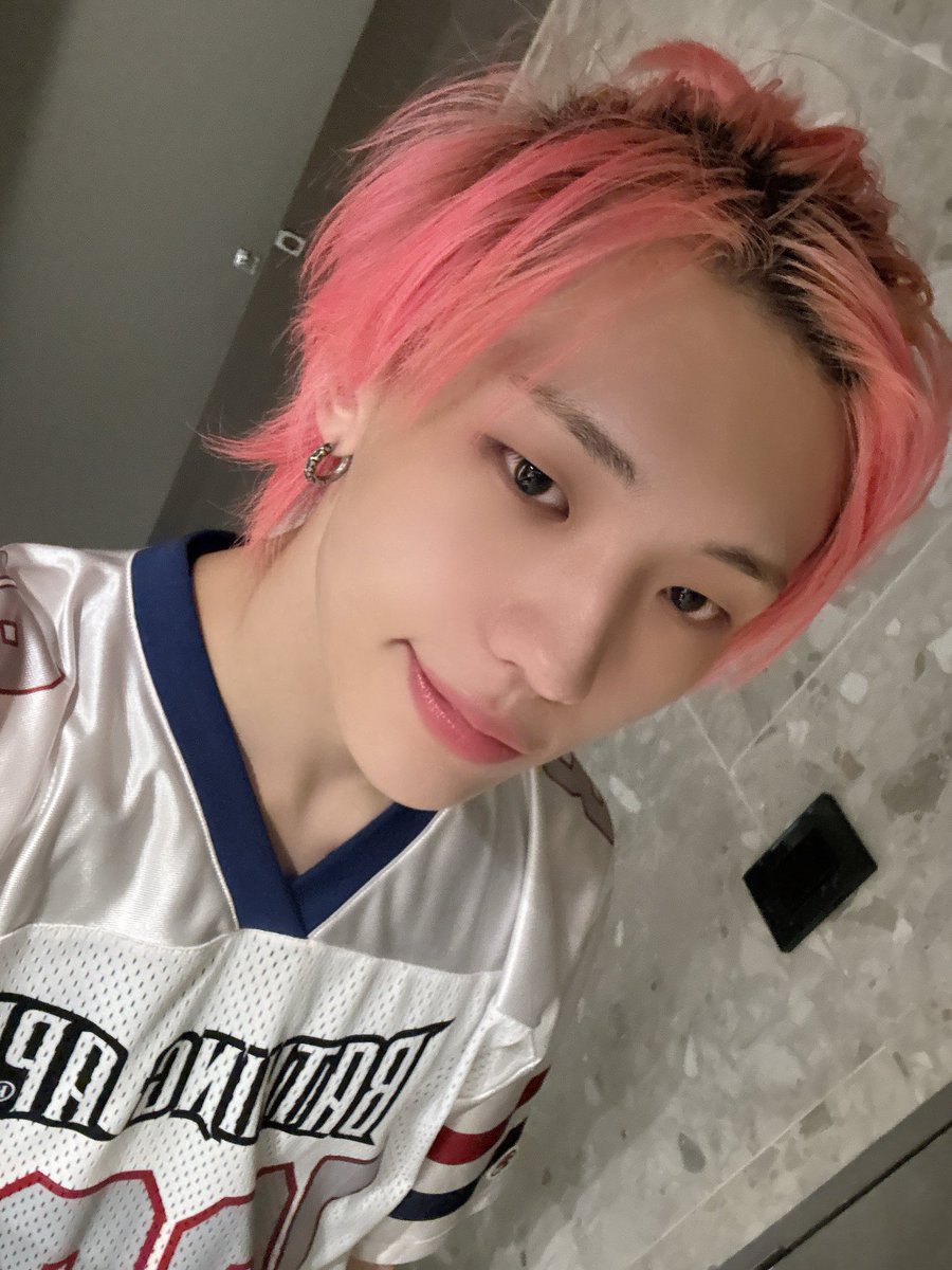 TNX_twt's tweet photo. 묶은 머리👉👈

#THENEWSIX #TNX #더뉴식스
#천준혁 #JUNHYEOK https://t.co/mjsQ2tqDRw
