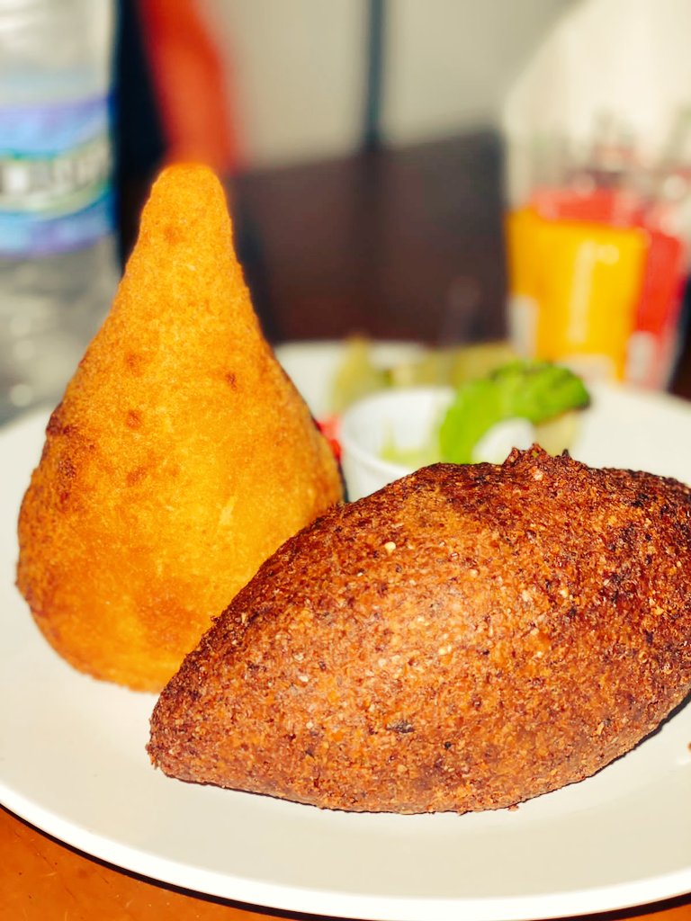 sucessos_bar's tweet photo. Oooh meus jovens!

Coxinha gigante e Kibao, com aquela maionese que é sucesso! Só no sucesso total.

Chama o amiguinhe pra experimentar essas gostosuras.

Rua Maria Borba 62, vila Buarque, centro São Paulo SP https://t.co/YZTRBpF6EO