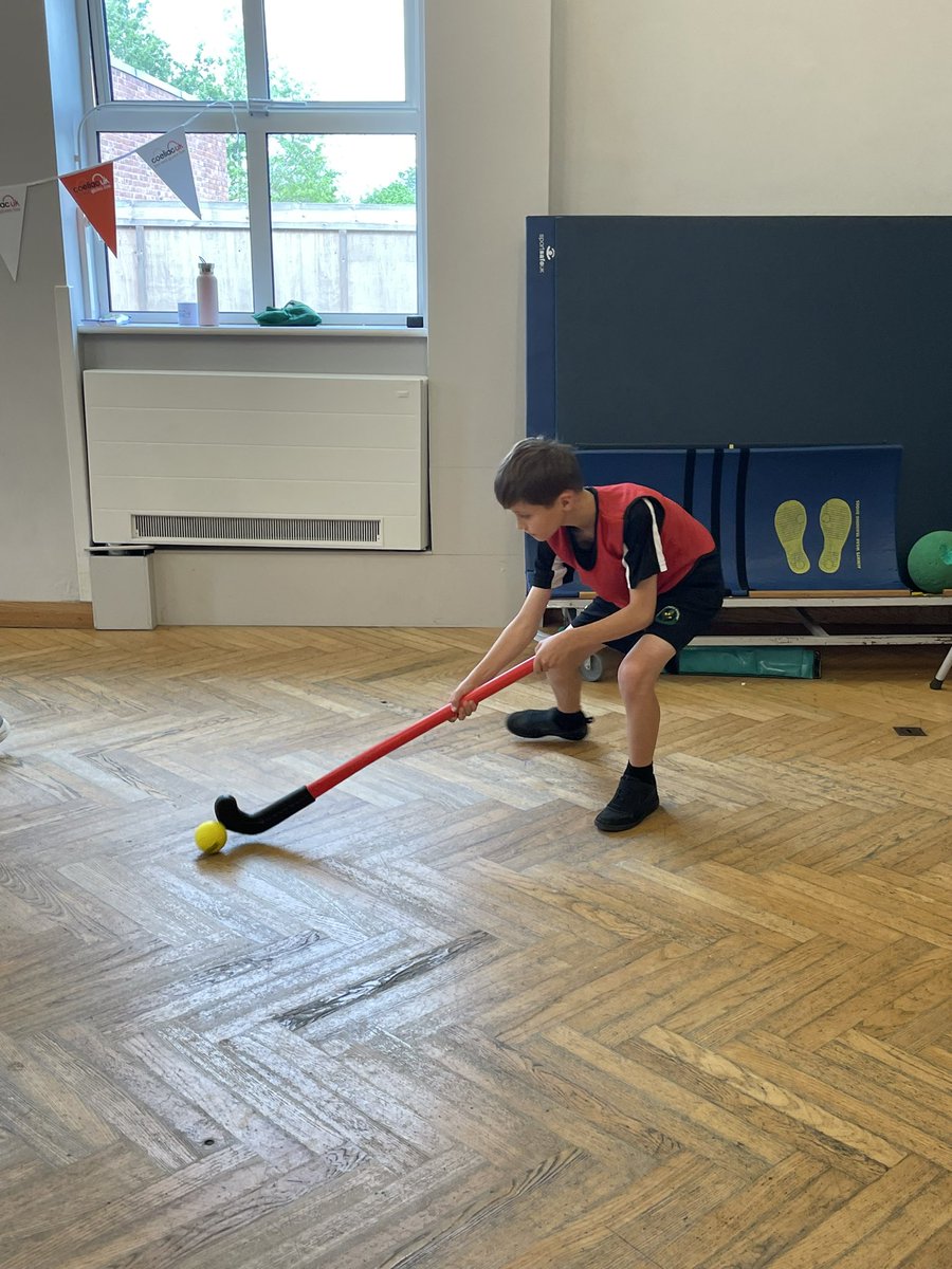 CalveleyAcademy's tweet photo. Sycamore have perfected their push pass control and accuracy skills this afternoon! We had great fun playing a friendly match afterwards. #pe #hockey #quicksticks https://t.co/YdLIABaSnT