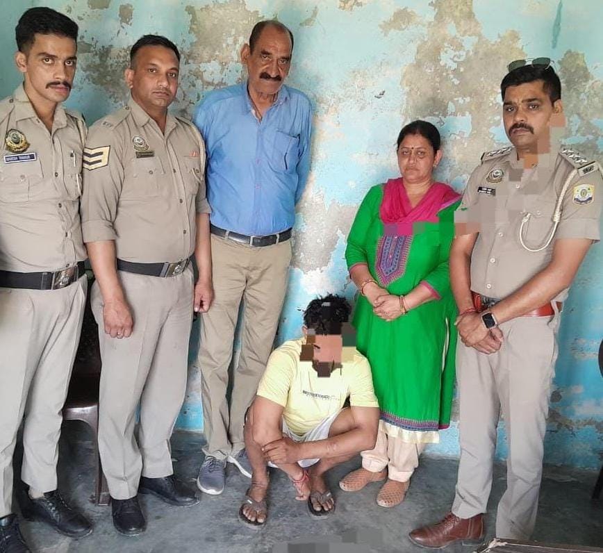 #निर्भय_निष्पक्ष_सत्यनिष्ठ
आज पुलिस थाना सरकाघाट की टीम ने गुप्त सूचना के आधार पर अरुण कुमार निवासी डाकघर सधोट तहसील सरकाघाट से 15.37 ग्राम हेरोईन बरामद की है । आरोपी के विरुद्ध पुलिस थाना सरकाघाट मे ND&amp;PS Act के अंतर्गत अभियोग पंजीकृत किया गया है।
<a href="/himachalpolice/">Himachal Pradesh Police</a> 
<a href="/MandiPolice/">Mandi Police</a>