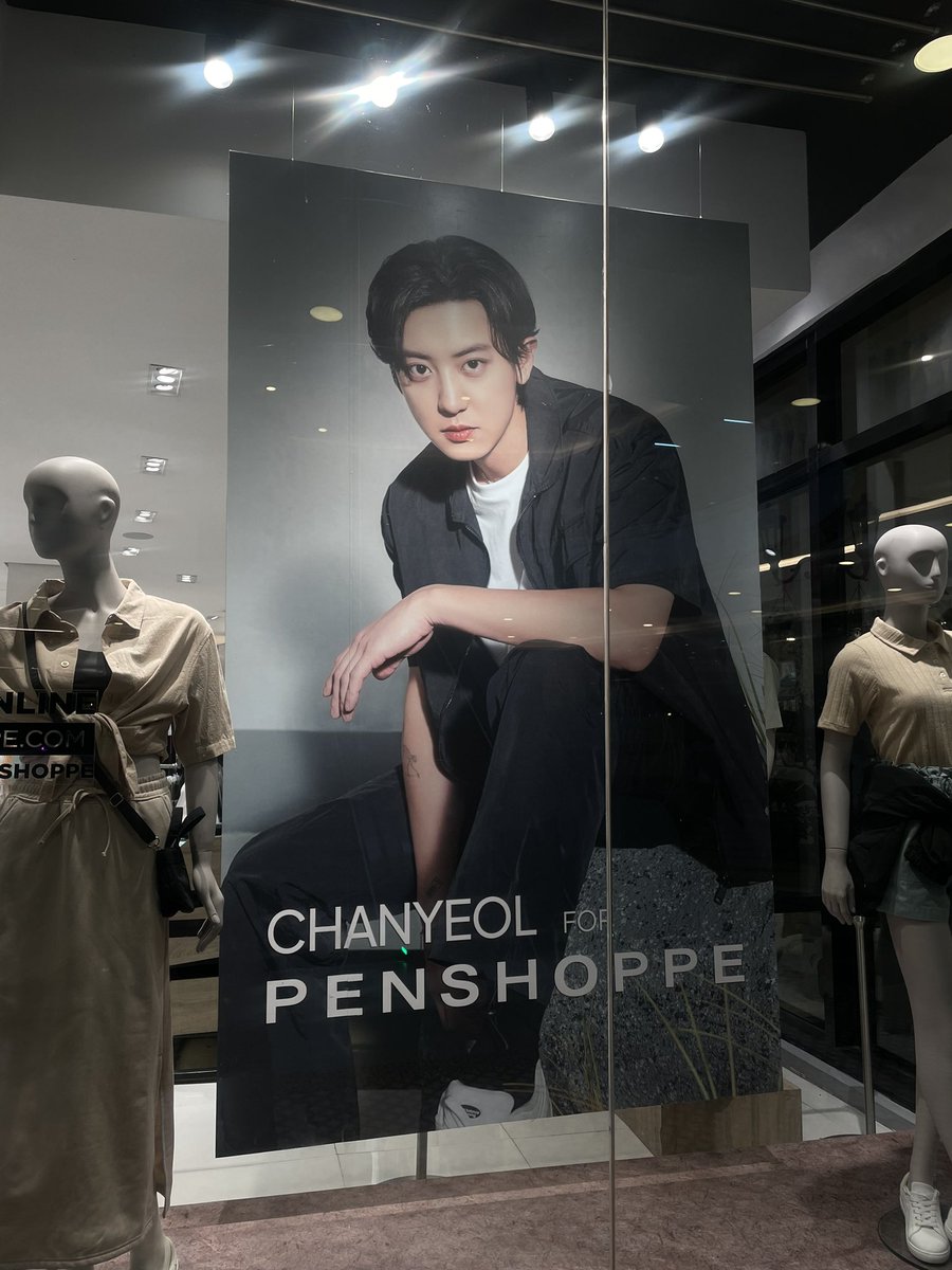 penshoppe venice is also full of chanyeol 🥺🤍 #PENSHOPPExCHANYEOL @PENSHOPPE