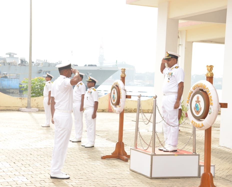 Capt Jose Vikas took over as the Naval Officer-in-Charge, #Kerala from Cmde Rajesh Kumar Yadav at a ceremonial event at Naval Base, #Kochi on  #13May 24.
 @indiannavy @IndiannavyMedia @DefencePROkochi @PIBTvpm