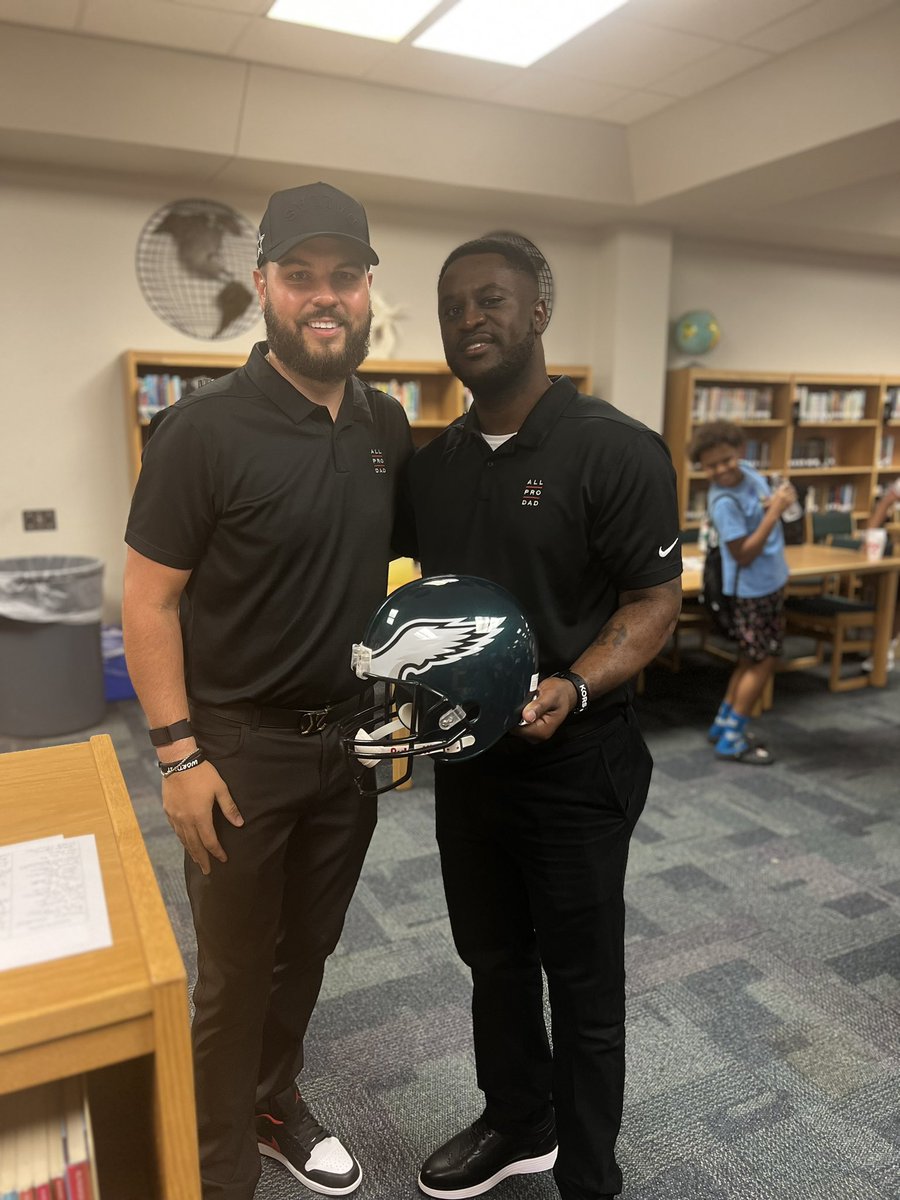 Thank you Mr. Byrd for Leading the Charge with All Pro Dads on our campus this year! 5x SuperBowl Champion and Hall of Famer, Charles Hayley was the guest speaker! #TheDSLAWay #ParentalInvolvement <a href="/mansfieldisd/">Mansfield ISD</a>