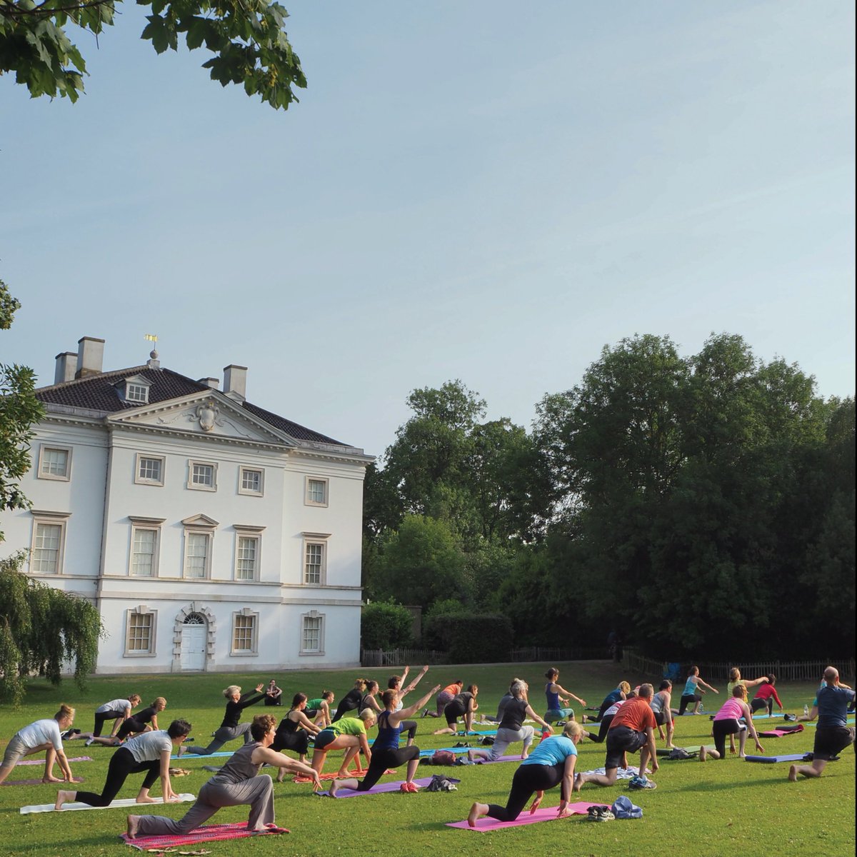 Unsure of what to do this weekend? We have Community Yoga in the Park! Starts at 8am on the Oval Lawn! As always, Marble Hill is FREE and OPEN on the weekend! 10am-5pm (last entry at 4:30pm)! We also have our Agria Doggy Day! For More: english-heritage.org.uk/.../marble-hil…