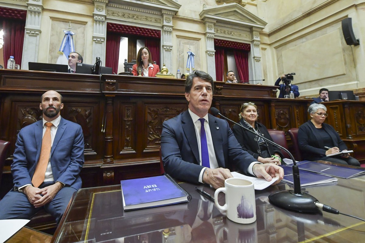 EN VIVO. El jefe de Gabinete, Nicolás Posse, comienza su primer informe de gestión en el @senadoargentina. Seguilo en youtube.com/watch?v=JxytBj…
