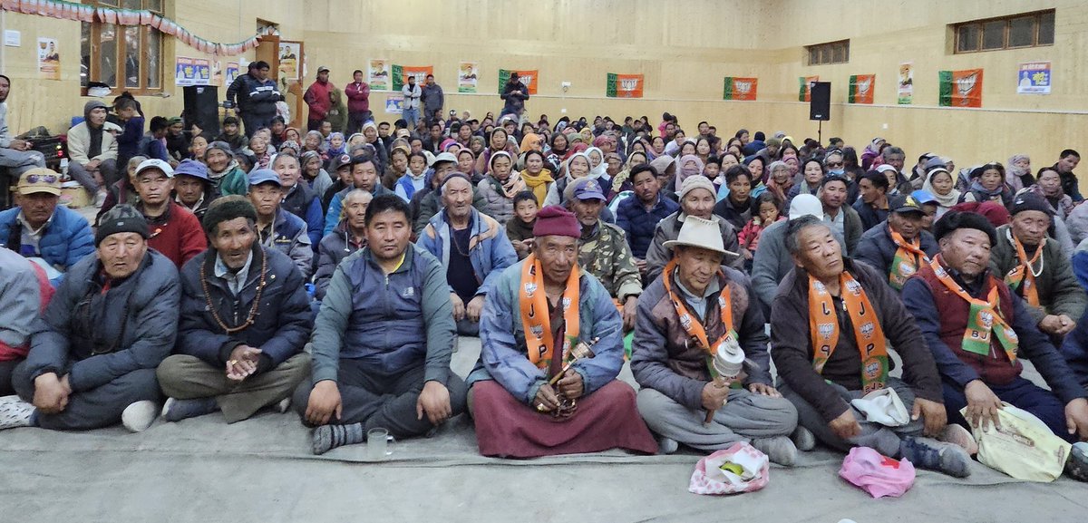 Addressed a gathering at Kharnakling in Leh, urging everyone to support BJP candidate Sh. Tashi Gyalson in the ongoing MP Election. Highlighted Ladakh's solidarity with PM @narendramodi's developmental agenda. #AbkiBaar400Paar #PhirEkBaarModiSarkar #ViksitBharatViksitLadakh
