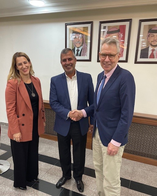 Wonderful discussion with Minister Dr. Saleh Ali Al Kharabsheh on Jordan’s electricity interconnections with neighbors, its ambitious renewable energy goals, green hydrogen potential, and US company partnerships. @USEmbassyJordan