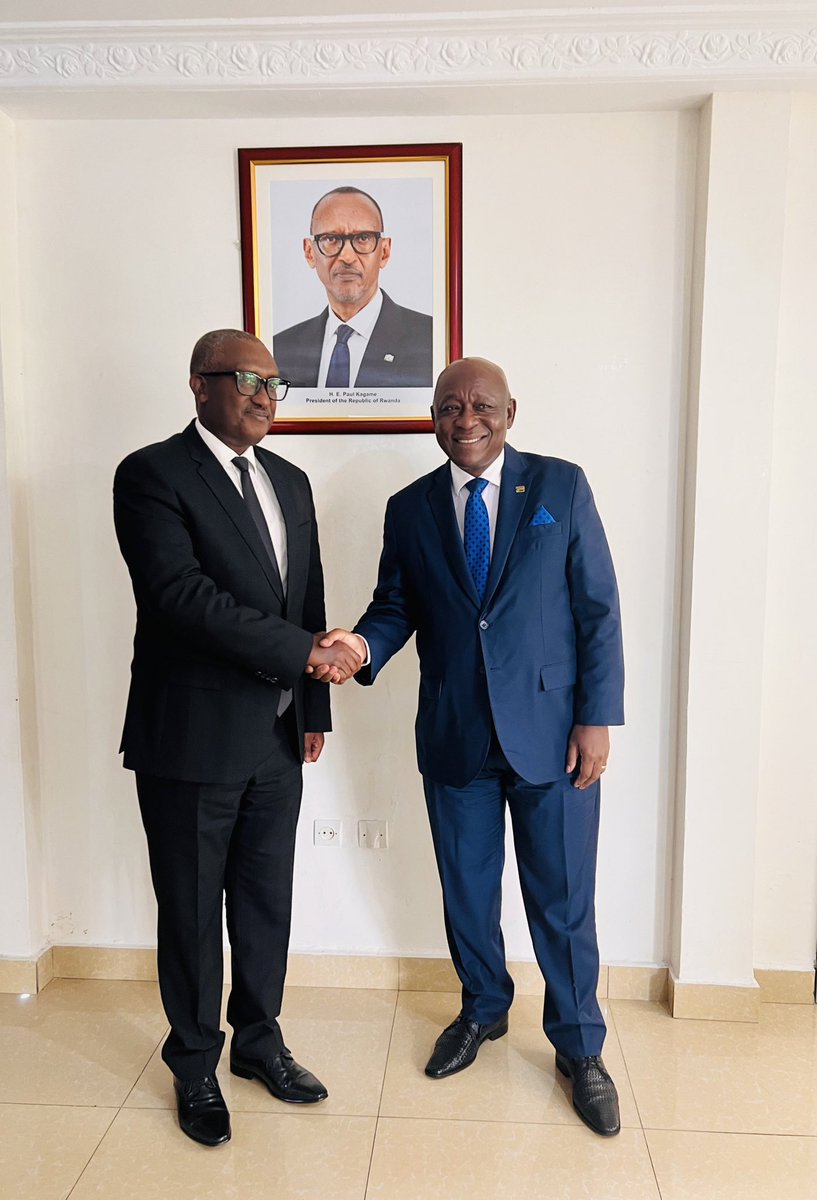 A courtesy call was paid to Amb. @TheoMutsinda by his counterpart H.E. Johnny Sexwale, Ambassador of the Republic of South Africa in Congo🇨🇬, to bid farewell as the latter concludes his mission to Congo.