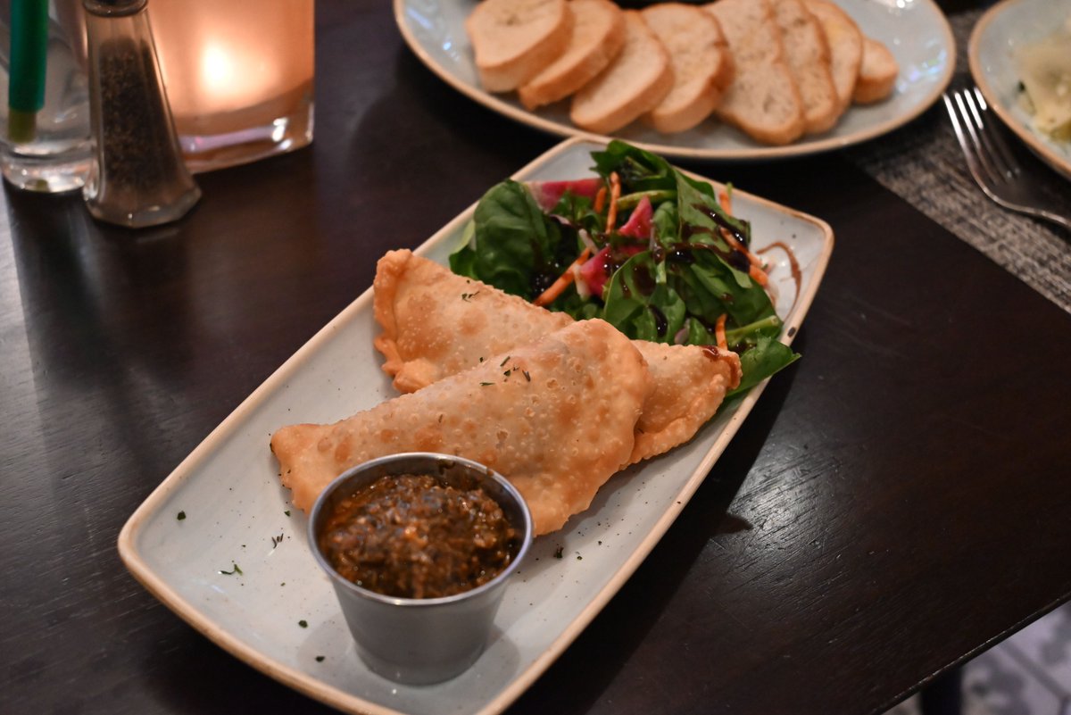 FlicksandFood's tweet image. River Walk hotel,  @HotelValenciaRW  Riverwalk is hosting a @dobeltequila  Dinner in its Argentinean-inspired restaurant, #Dorrego&apos;s on May 16.
flicksandfood.com/river-walk-hot…