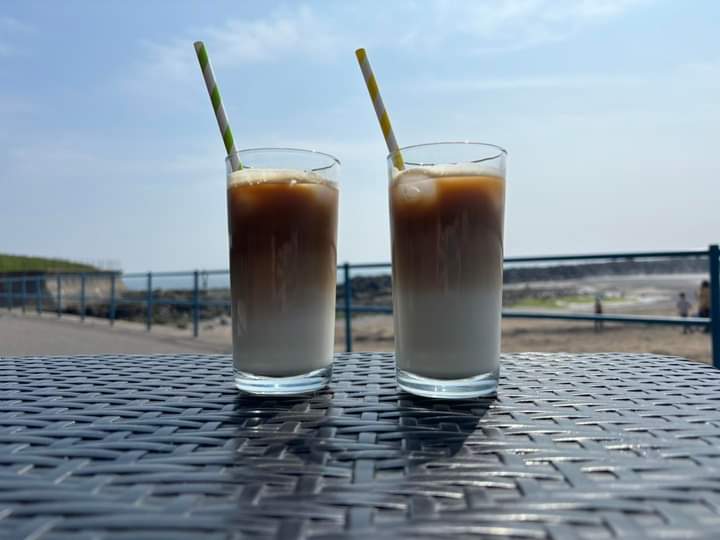Iced coffee in Newbiggin. The forecast was for lots of cloud.