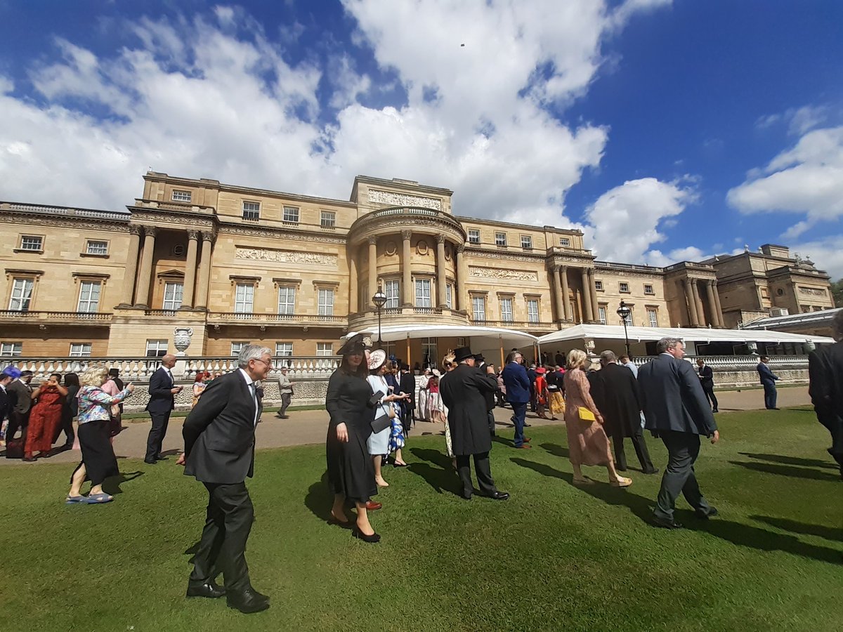What a lovely day for a #BuckinghamPalaceGardenParty! 

#GardenParty #CreativeIndustries
@LeedsMuseums