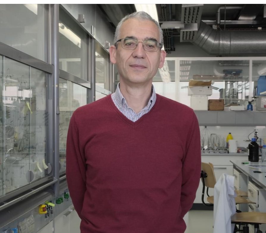 Congratulations to all awardees, Belen, Paco <a href="/pcorzana/">Francisco Corzana</a>  and specially to Juan Granja, an excellent scientist, great mentor and better person. <a href="/geqor/">GEQOR</a> <a href="/RSEQUIMICA/">RSEQ</a> <a href="/ciqususc/">CiQUS</a> Much deserved👏🎉🎊