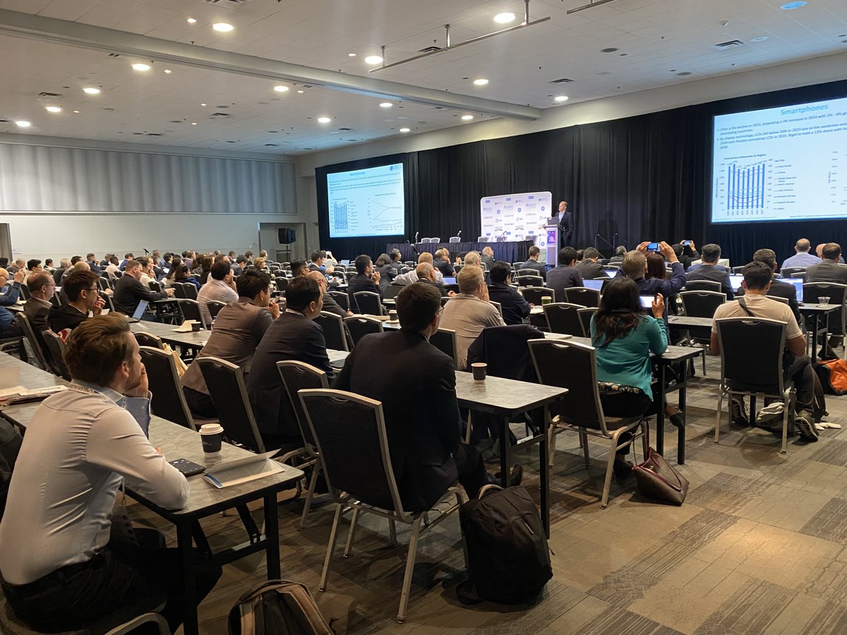 The SID/DSCC Business Conference was a fantastic experience. Kudos to DSCC for organizing such an engaging event. Excited for next year's event already! @DisplaySupply @DSCCRoss @JeffFieldhack #DisplayWeek2024 #DisplayWeek #Events #Displays