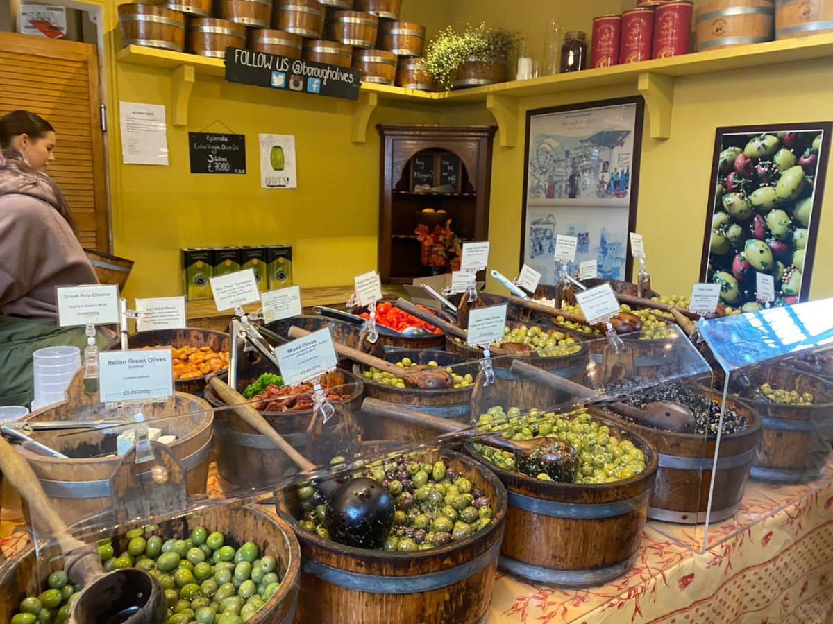 rezzaaditya076's tweet image. London&apos;s Borough Market is a free and fun place to visit in London💐🍒🍇