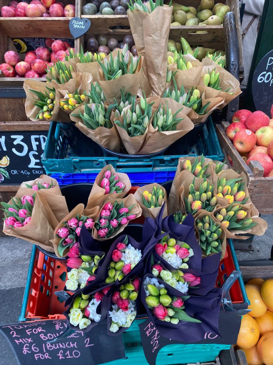 rezzaaditya076's tweet image. London&apos;s Borough Market is a free and fun place to visit in London💐🍒🍇