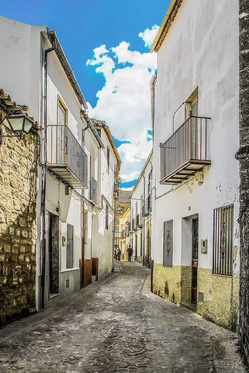 Come to Úbeda to learn Spanish with Euroidiomas Spanish School. Are you ready for an unforgettable cultural journey? Discover the enchanting town of Úbeda, a UNESCO World Heritage Site nestled in the heart of Spain.
#ubeda #spain #spanish #spanishschool #institutocervantes