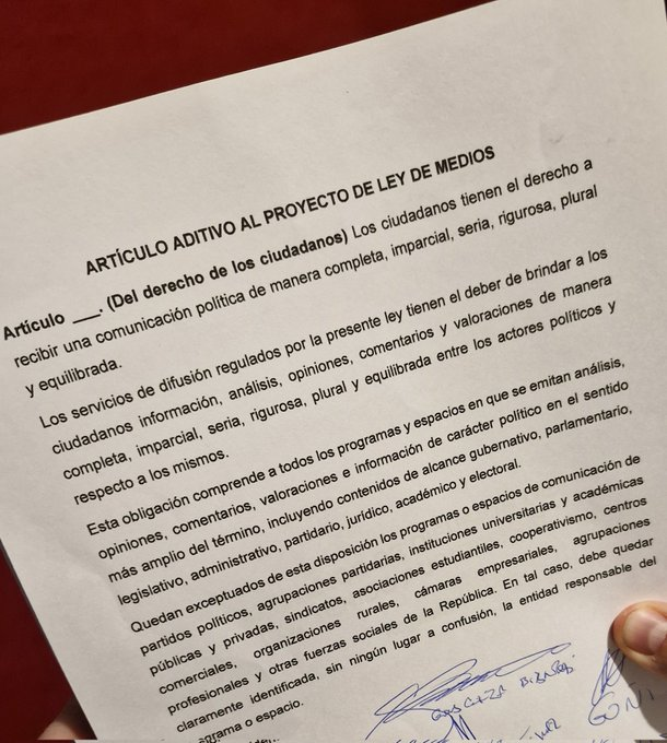 La pregunta es... ¿Según quién?

Porque si nadie lo va a regular no tiene ningún sentido, y si alguien lo va a regular es autoritario.

¿Quién pidió esto? @LuisLacallePou debería vetarlo.