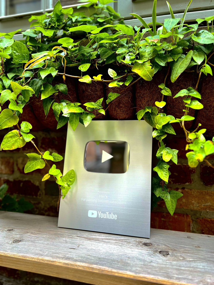 💐 Huge thanks to @YouTube for @ThatBandOfHers silver creators award recognising their 100,000th sub. Stephen and Audun would have been stoked, blown away and all kinds of bewildered. On their behalf, thank you to everyone that has subscribed. 💐