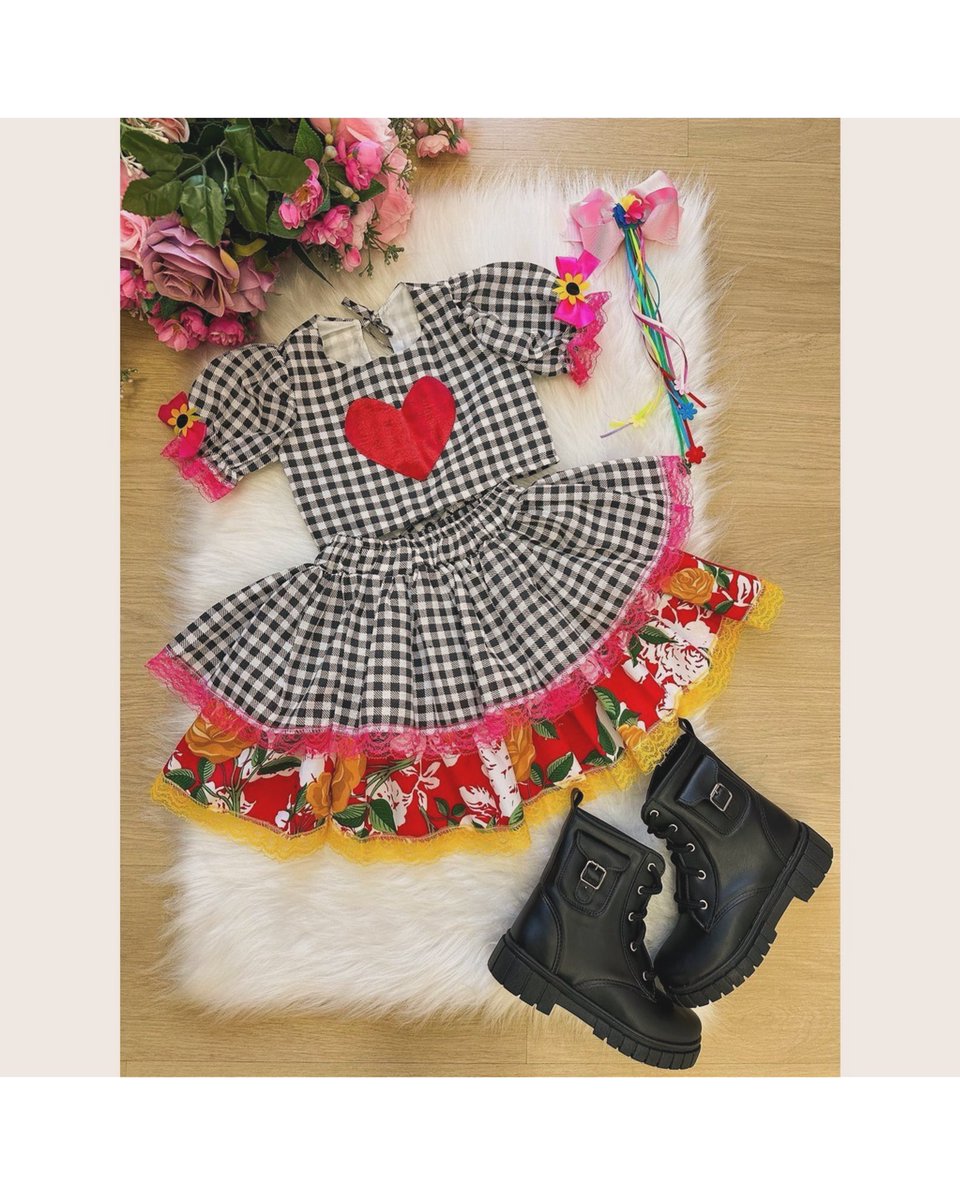 Conjunto de Festa Junina Infantil Xadrez Preto Coração Luxo por R$96,89. 

Compre na Shopee agora! 

shope.ee/8AAAW9J3xs?sha…