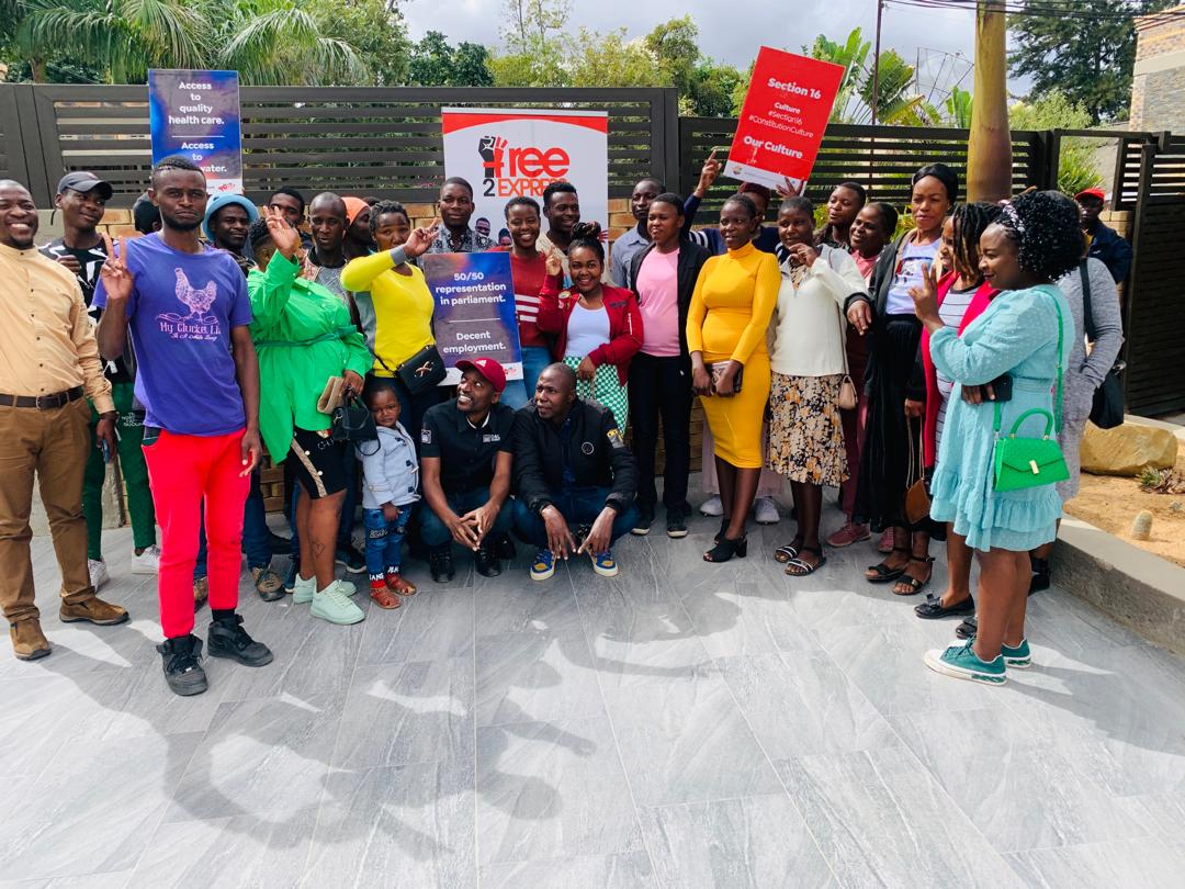 Today we had another enriching Free2Express community discussion in Zvishavane. We delved deep into sections 61 and 62 of our constitution, exploring the essence of freedom and expression. #Free2Express
